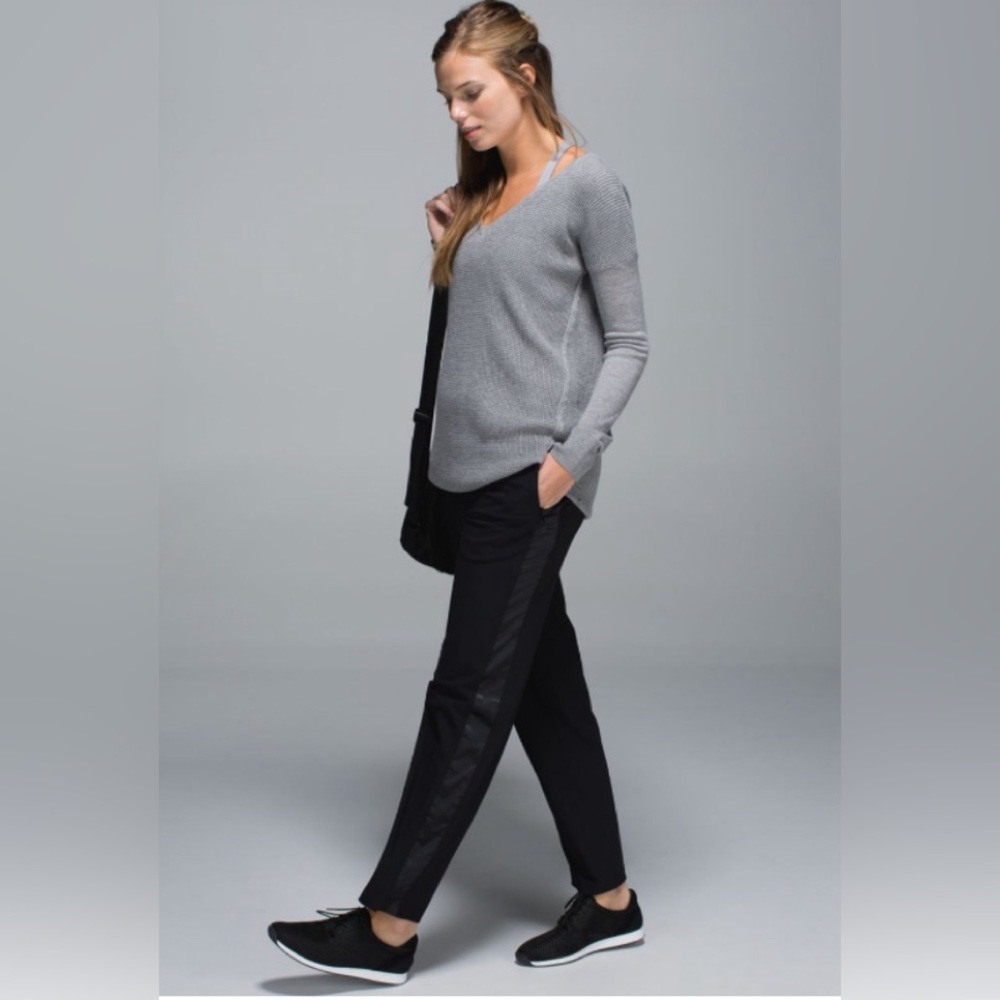 Lululemon rise and shine tuxedo pants EUC 6